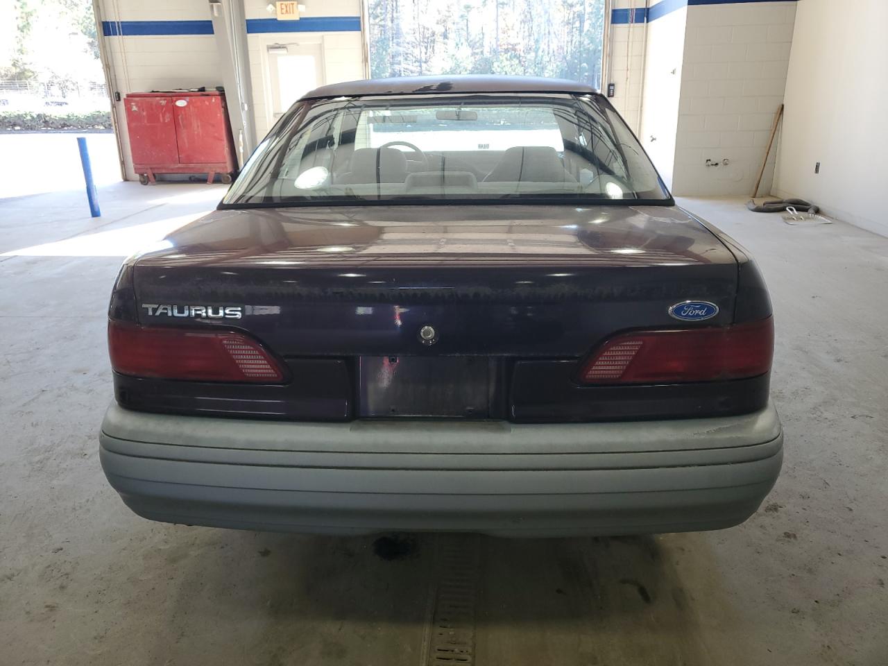 1992 Ford Taurus L VIN: 1FACP50U4NA144506 Lot: 80000064