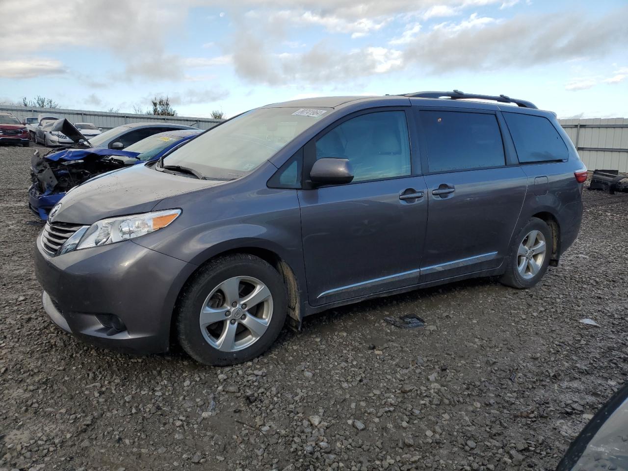 2015 Toyota Sienna - Image 1