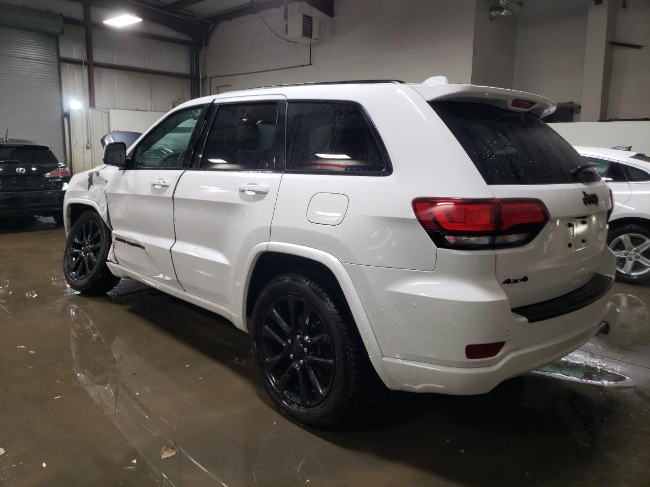 2018 Jeep Grand Cherokee - Image 2