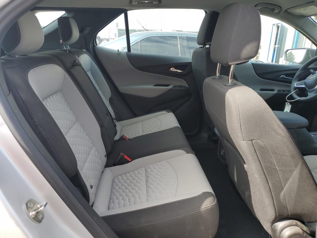 2020 Chevrolet Equinox - Image 11
