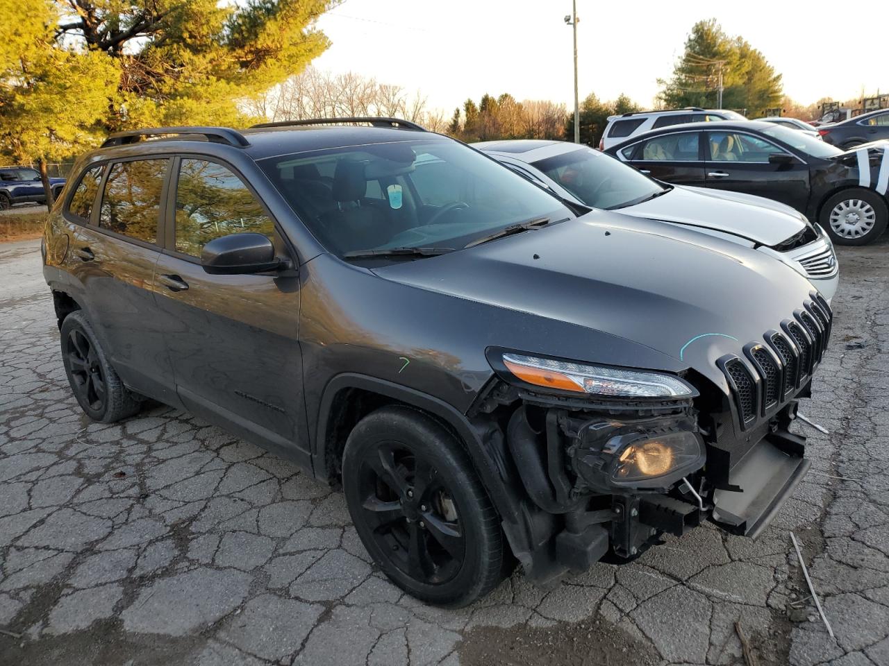 2016 Jeep Grand Cherokee - Image 4