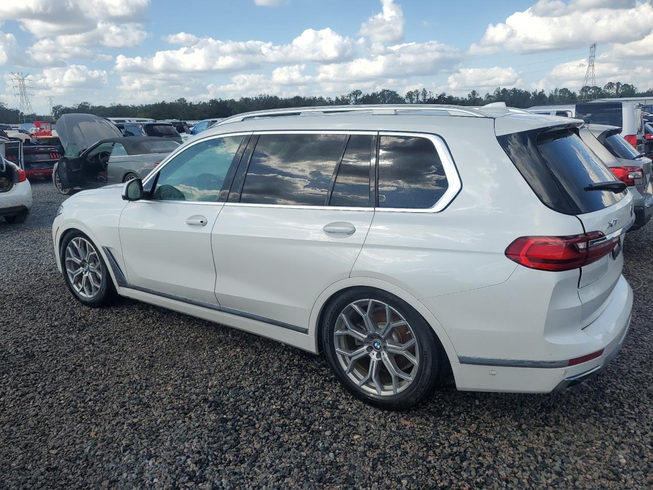 2019 BMW X7 - Image 2