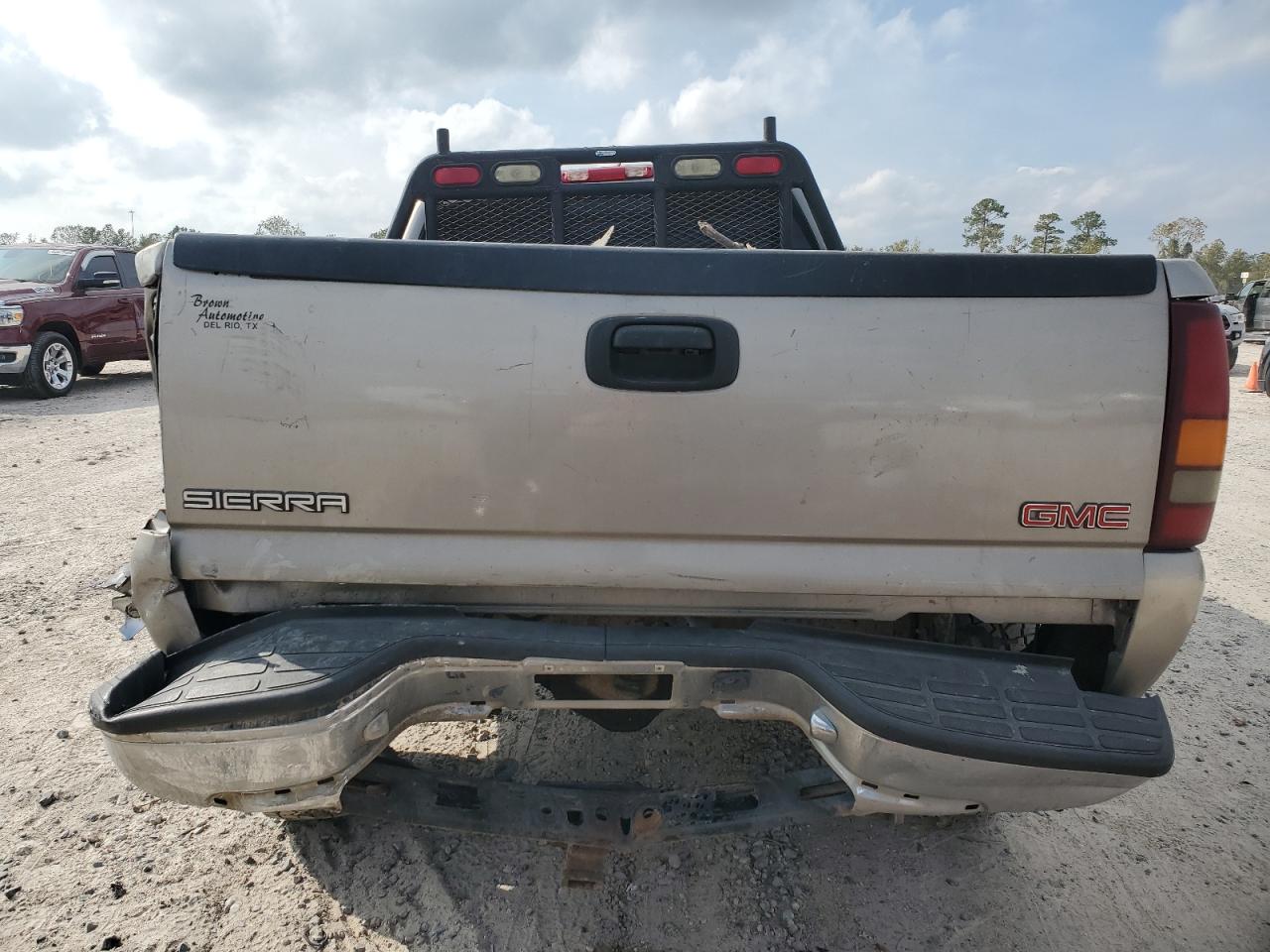 2001 GMC Sierra - Image 6