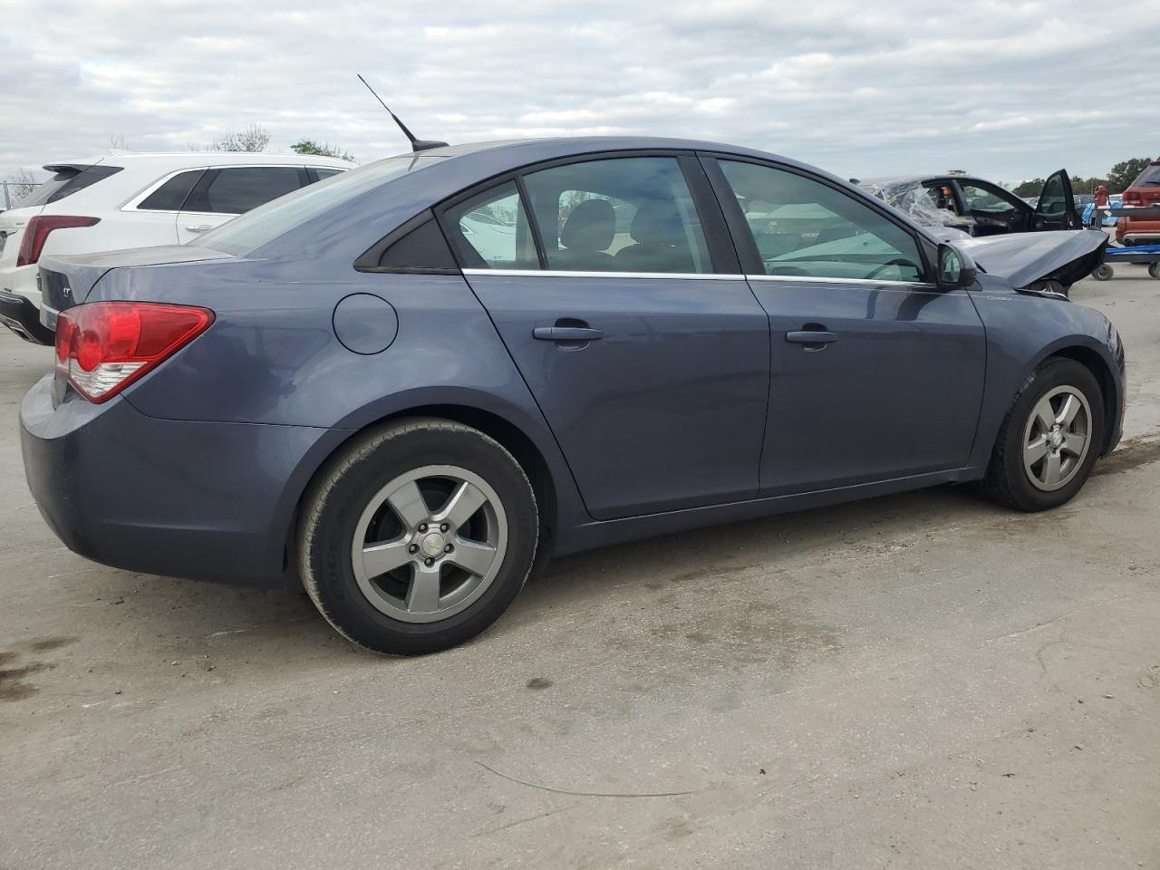 2014 Chevrolet Cruze - Image 3