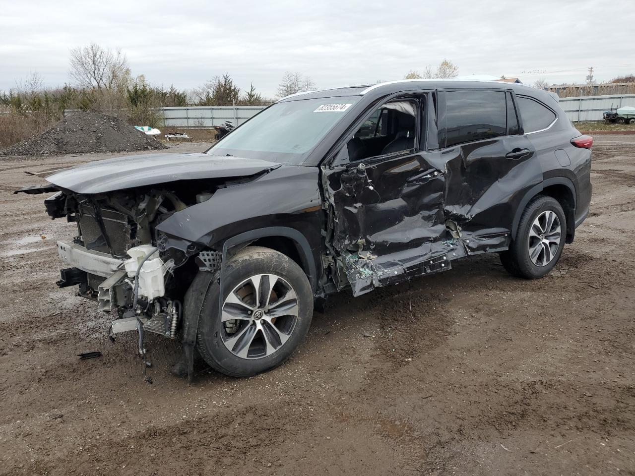 2021 Toyota Highlander - Image 1