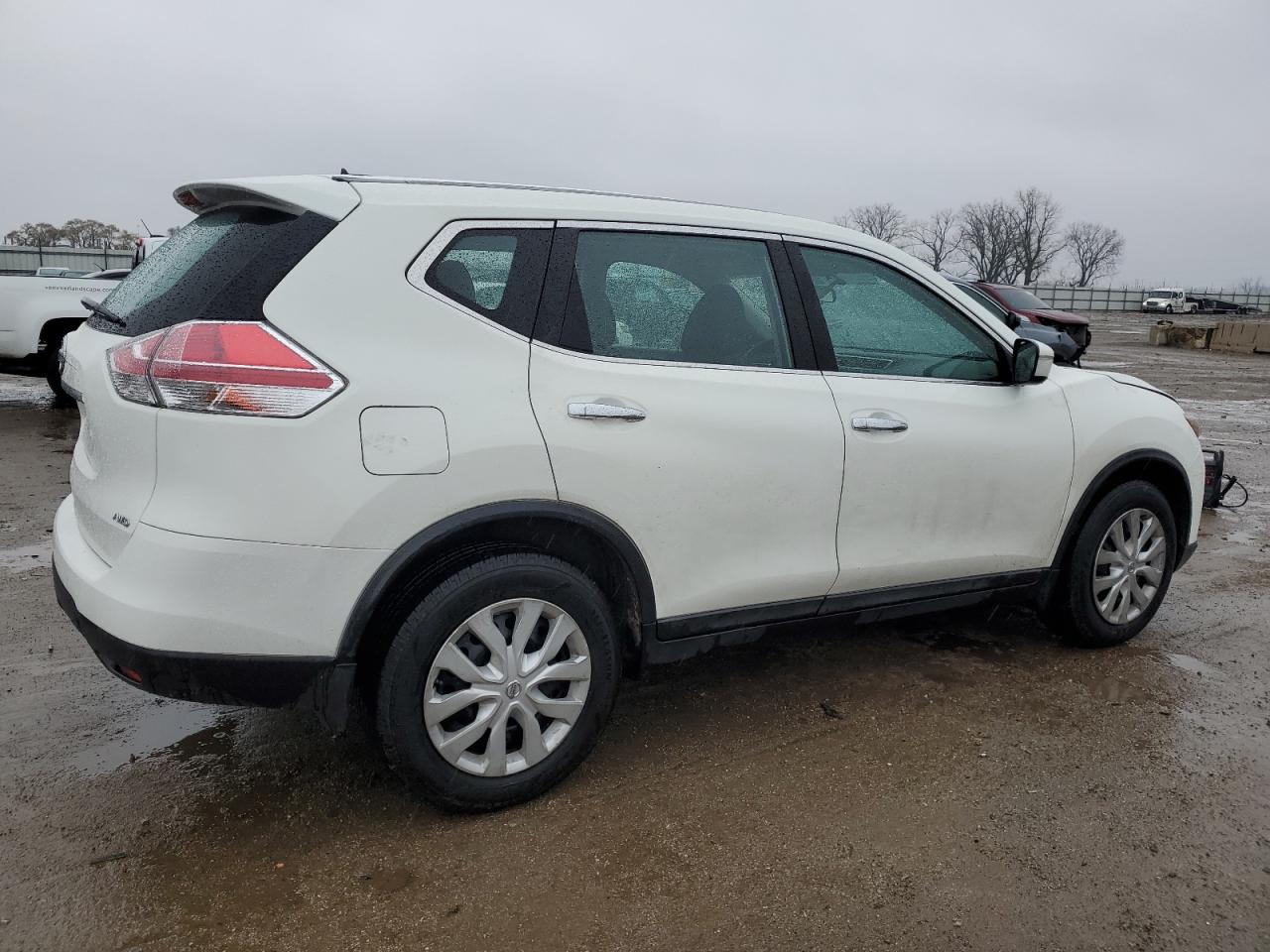 2015 Nissan Rogue - Image 3