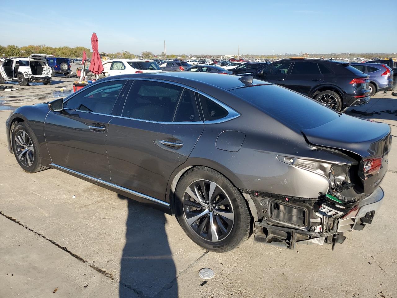 2021 Lexus LS - Image 2