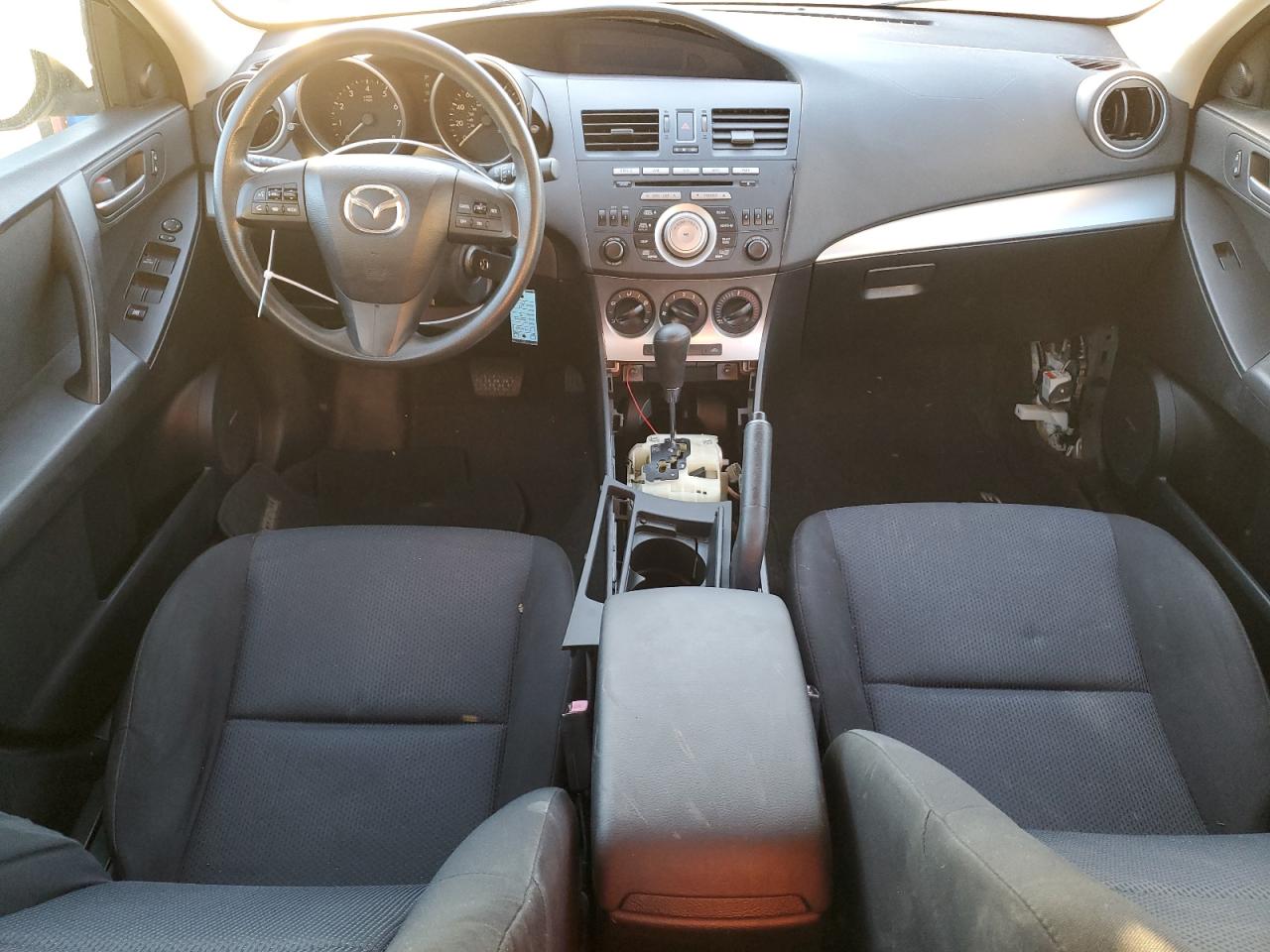 2011 Mazda 3 - Image 8