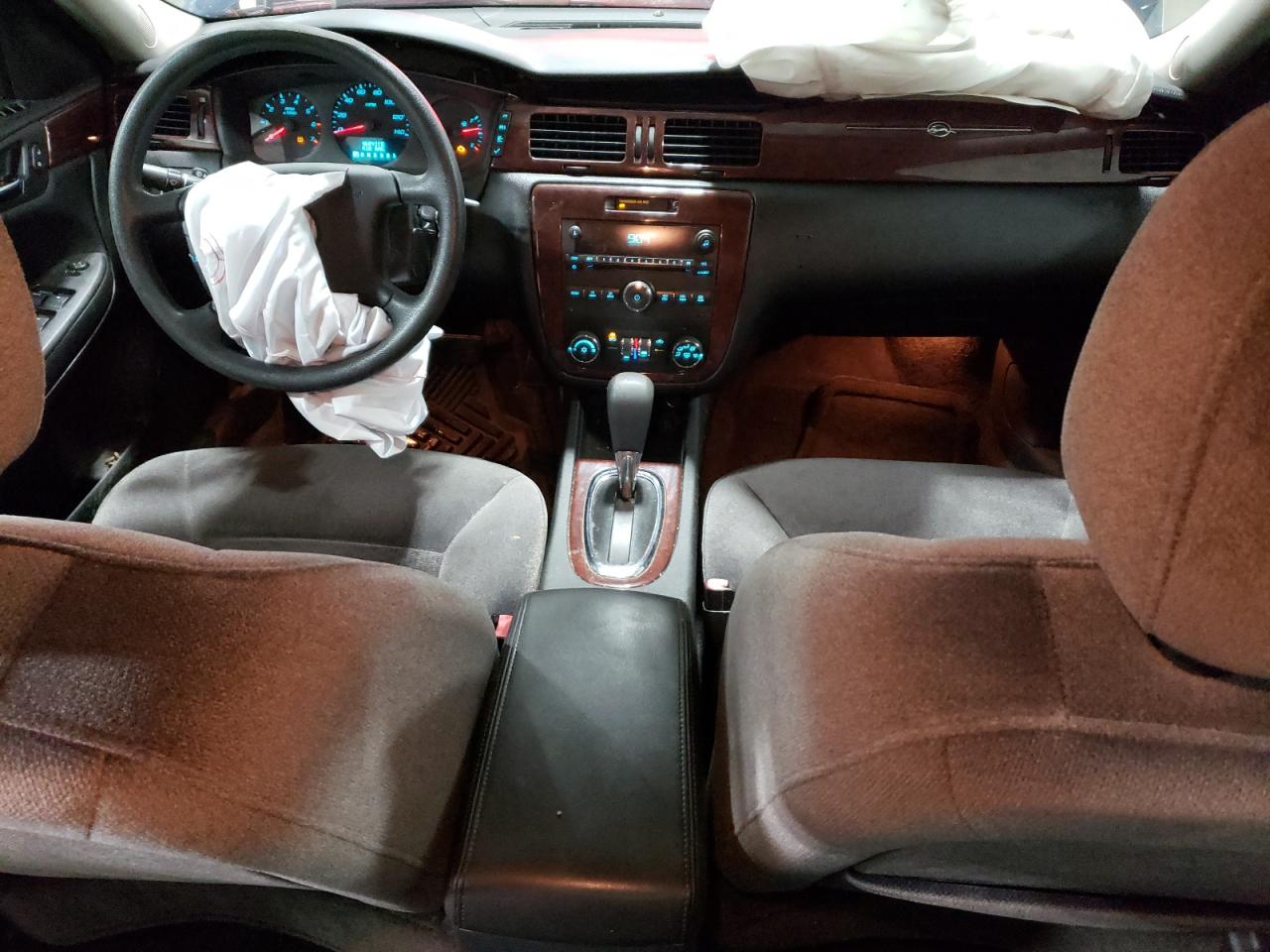 2010 Chevrolet Impala - Image 8