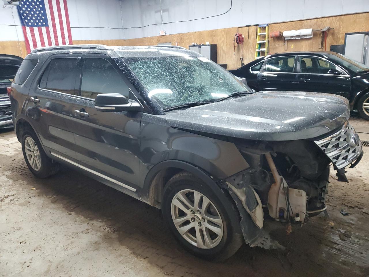 2019 Ford Explorer - Image 4