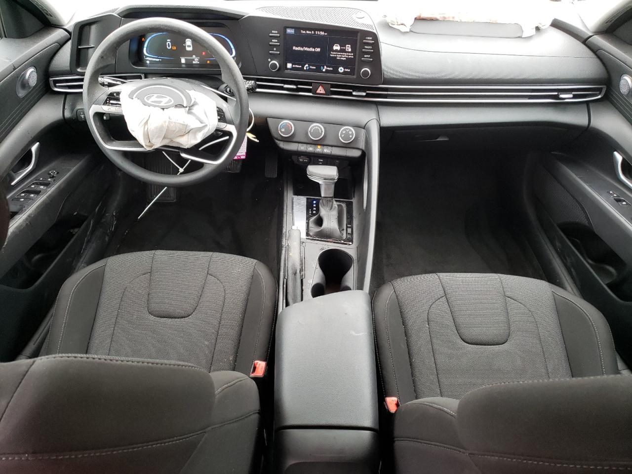 2024 Hyundai Elantra - Image 8