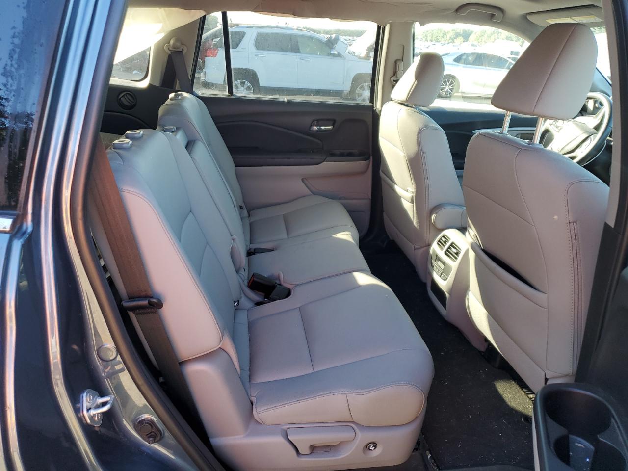 2022 Honda Pilot - Image 11