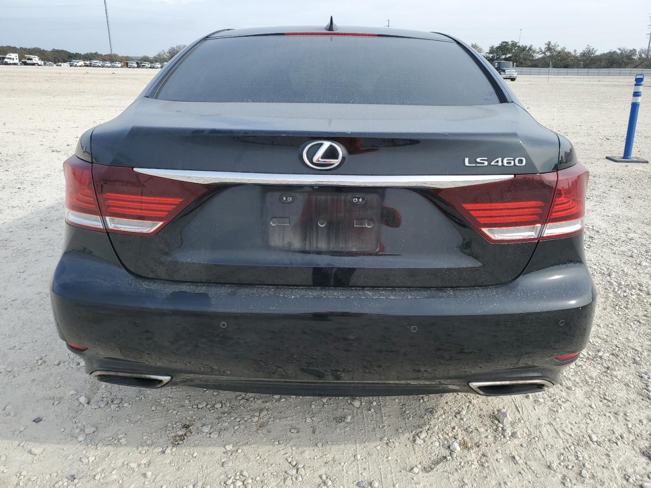 2014 Lexus LS - Image 6