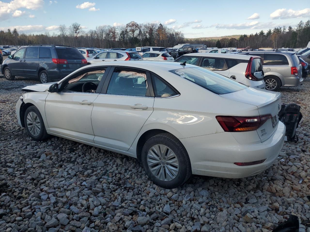 2019 Volkswagen Jetta - Image 2