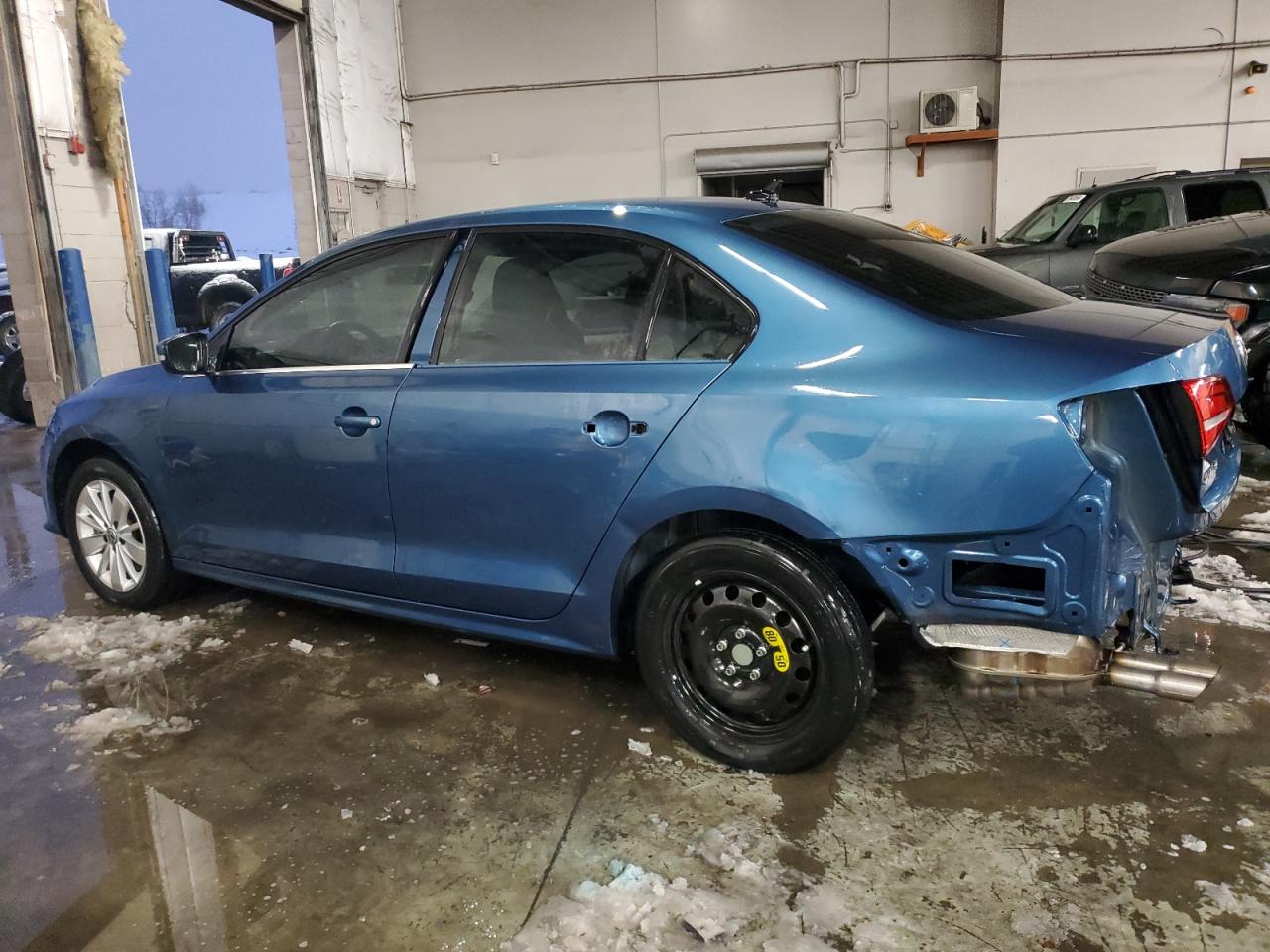 2015 Volkswagen Jetta - Image 2