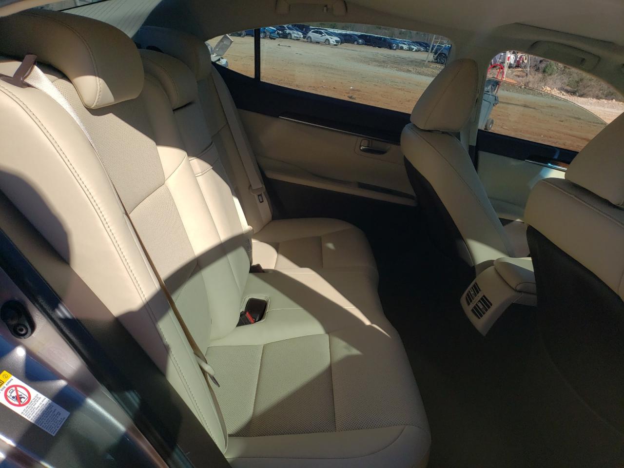 2017 Lexus ES - Image 10