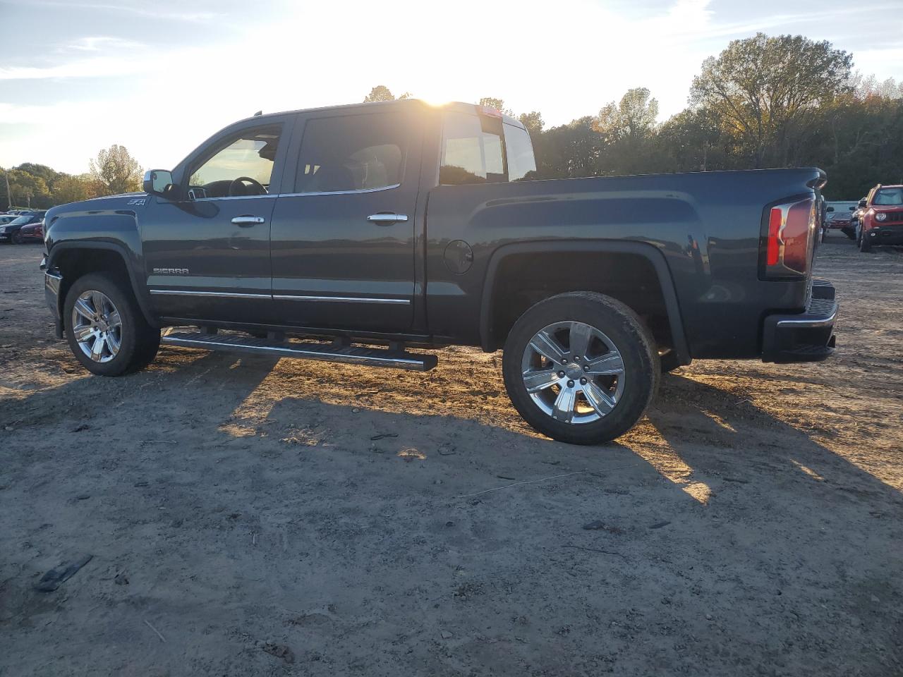 2018 GMC Sierra - Image 2