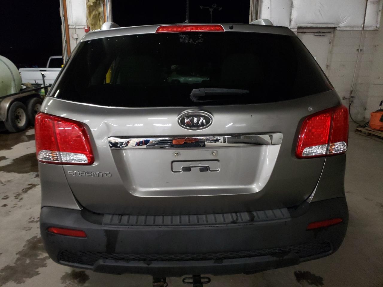 VIN 5XYKT4A29DG337709 2013 KIA SORENTO no.6