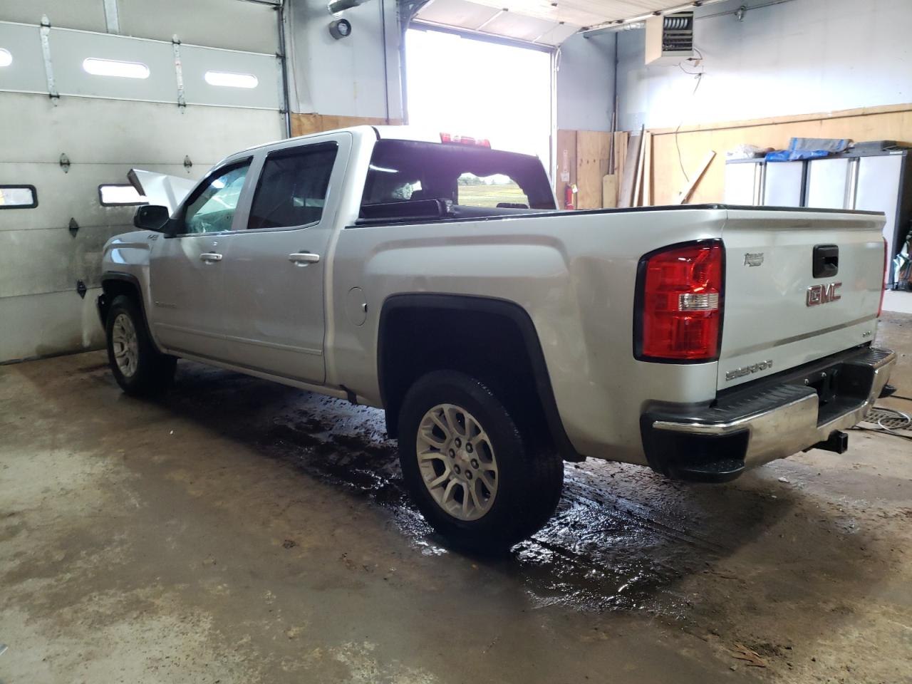 2016 GMC Sierra - Image 2