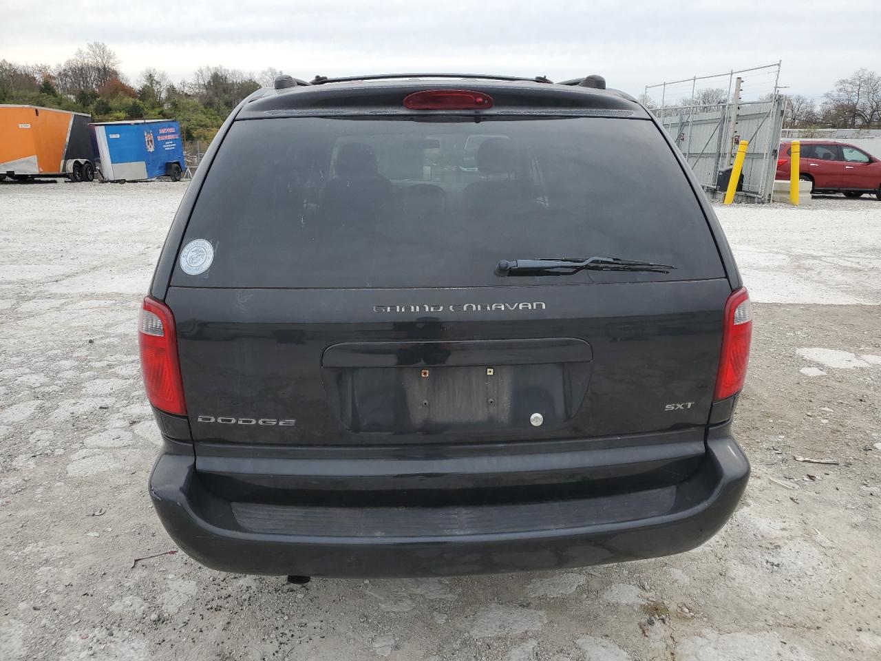 2005 Dodge Caravan - Image 6