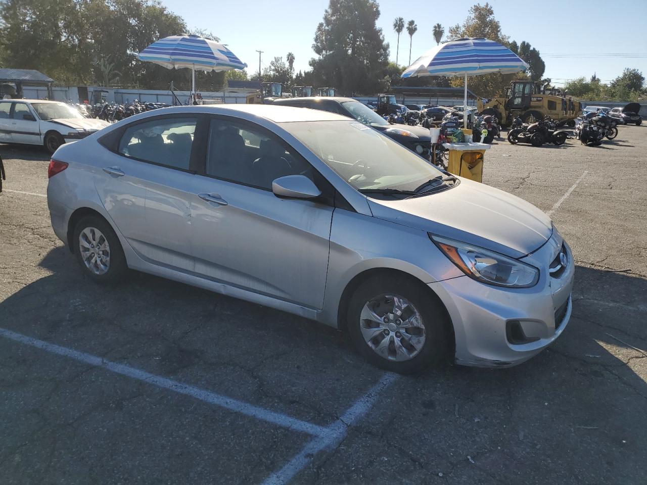 VIN KMHCT4AEXHU330069 2017 HYUNDAI ACCENT no.4