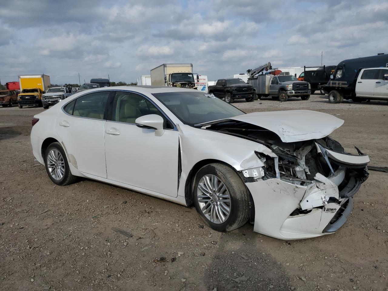 2016 Lexus ES - Image 4