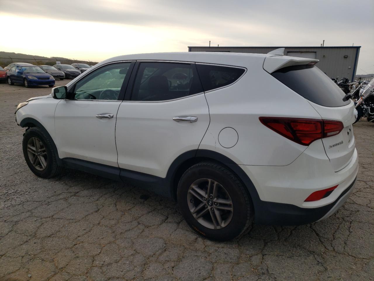 VIN 5NMZTDLB0HH004001 2017 HYUNDAI SANTA FE no.2