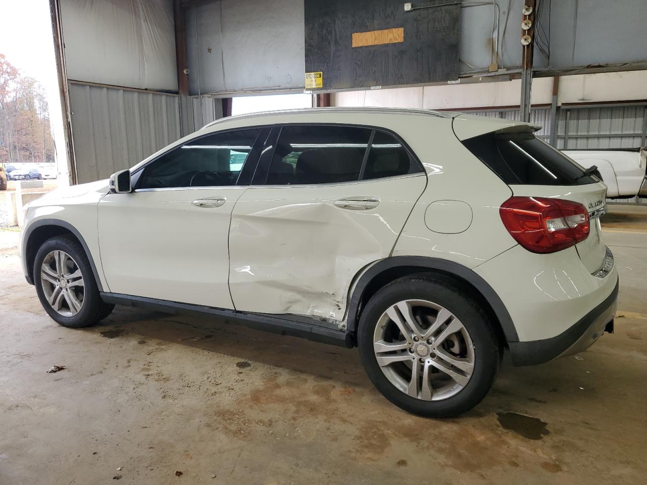 VIN WDCTG4EBXFJ142010 2015 MERCEDES-BENZ GLA-CLASS no.2