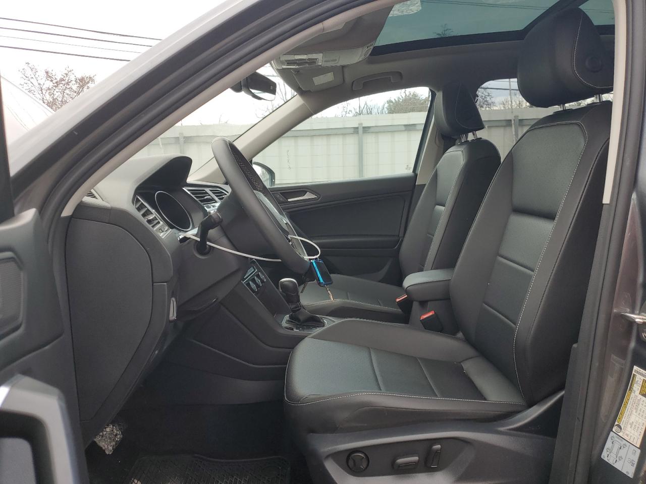 2021 Volkswagen Tiguan - Image 7