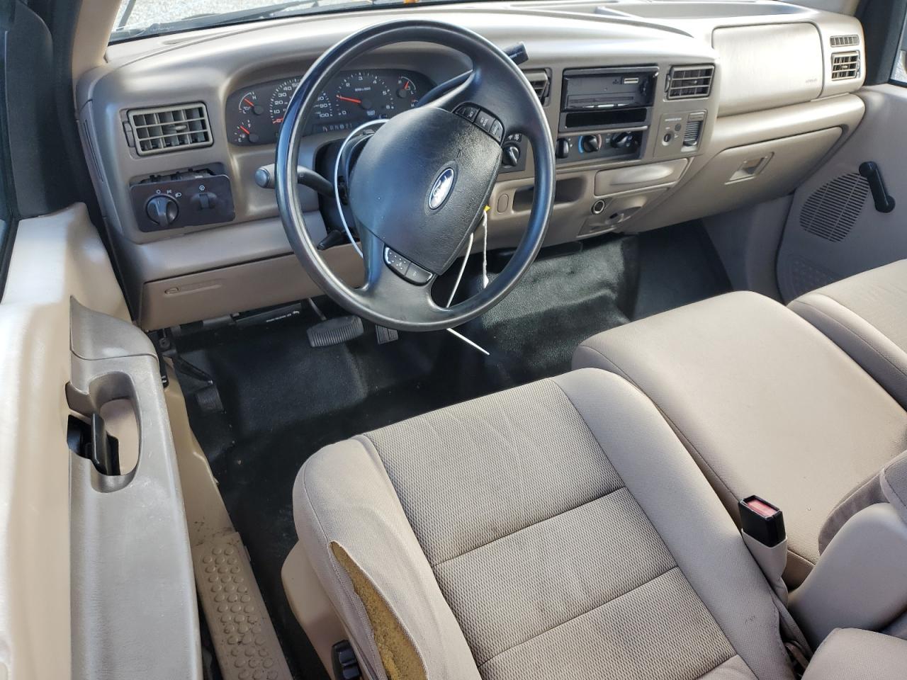 2004 Ford F250 - Image 8