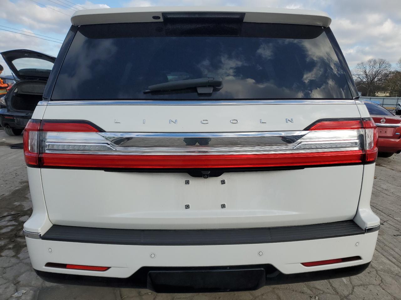 2021 Lincoln Navigator - Image 6