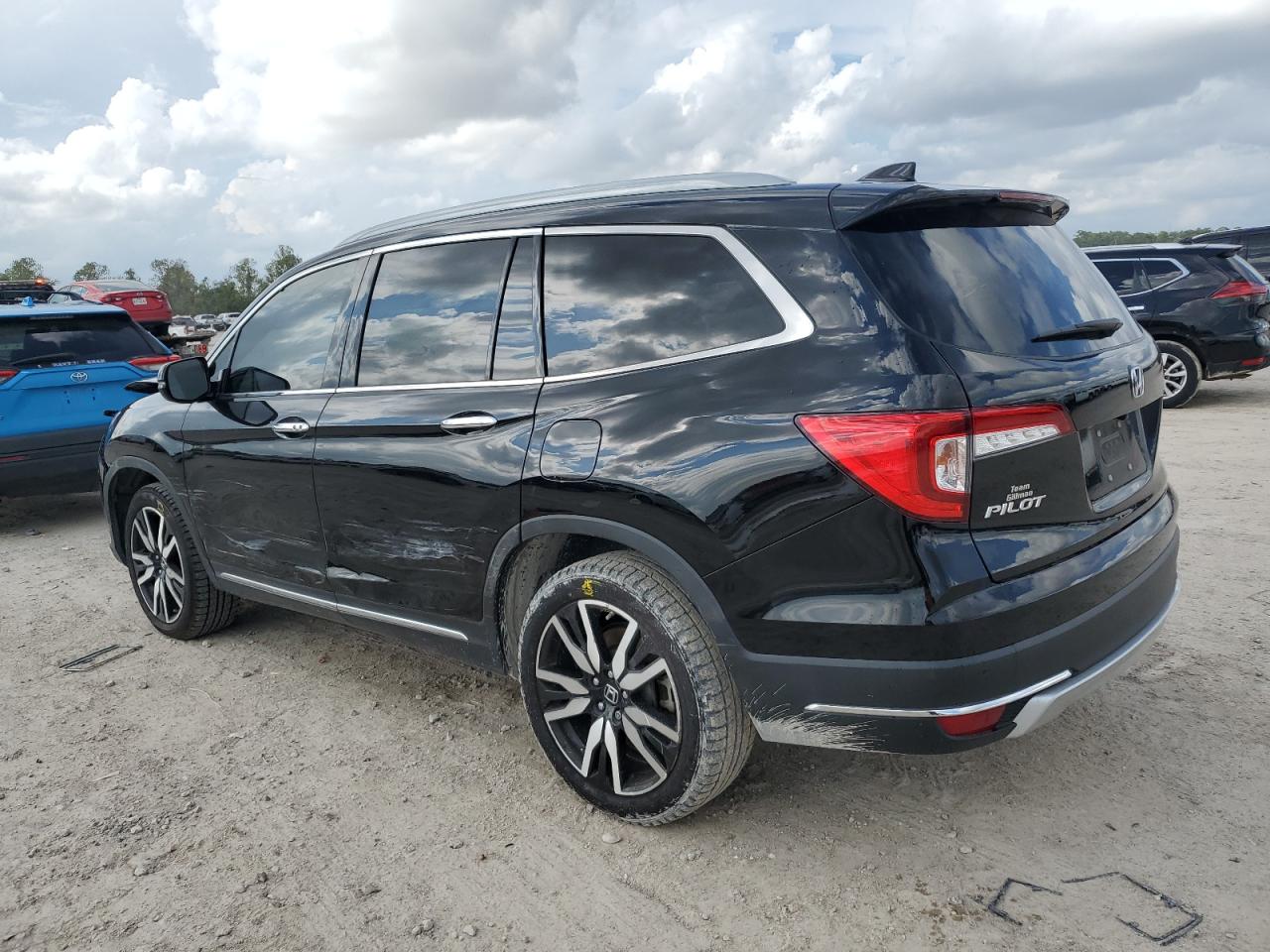 2019 Honda Pilot - Image 2