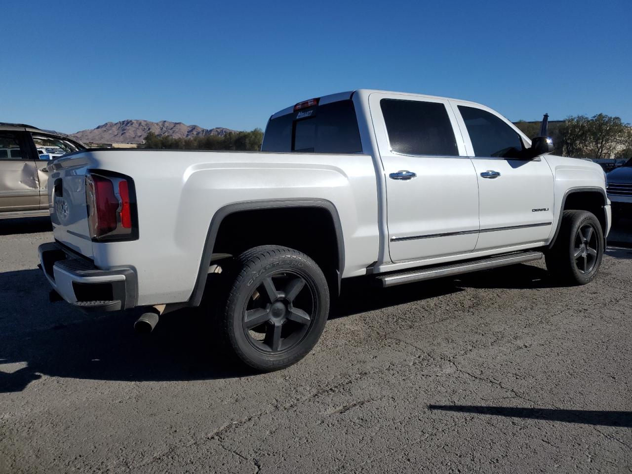 2016 GMC Sierra - Image 3