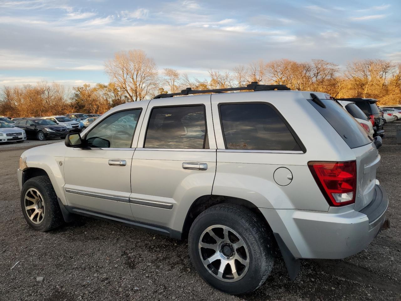 2005 Jeep Grand Cherokee - Image 2