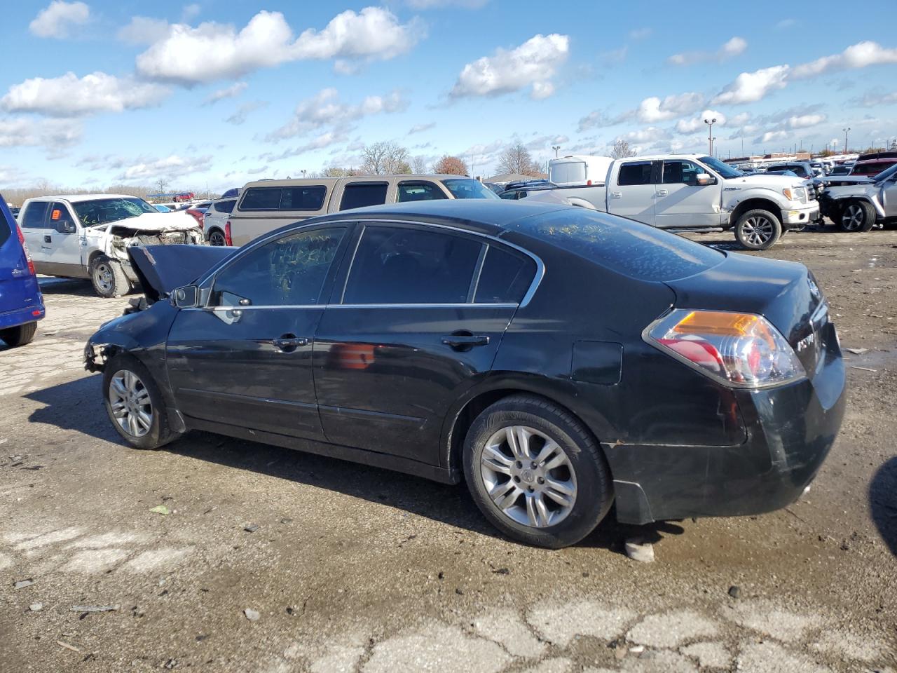 2011 Nissan Altima - Image 2