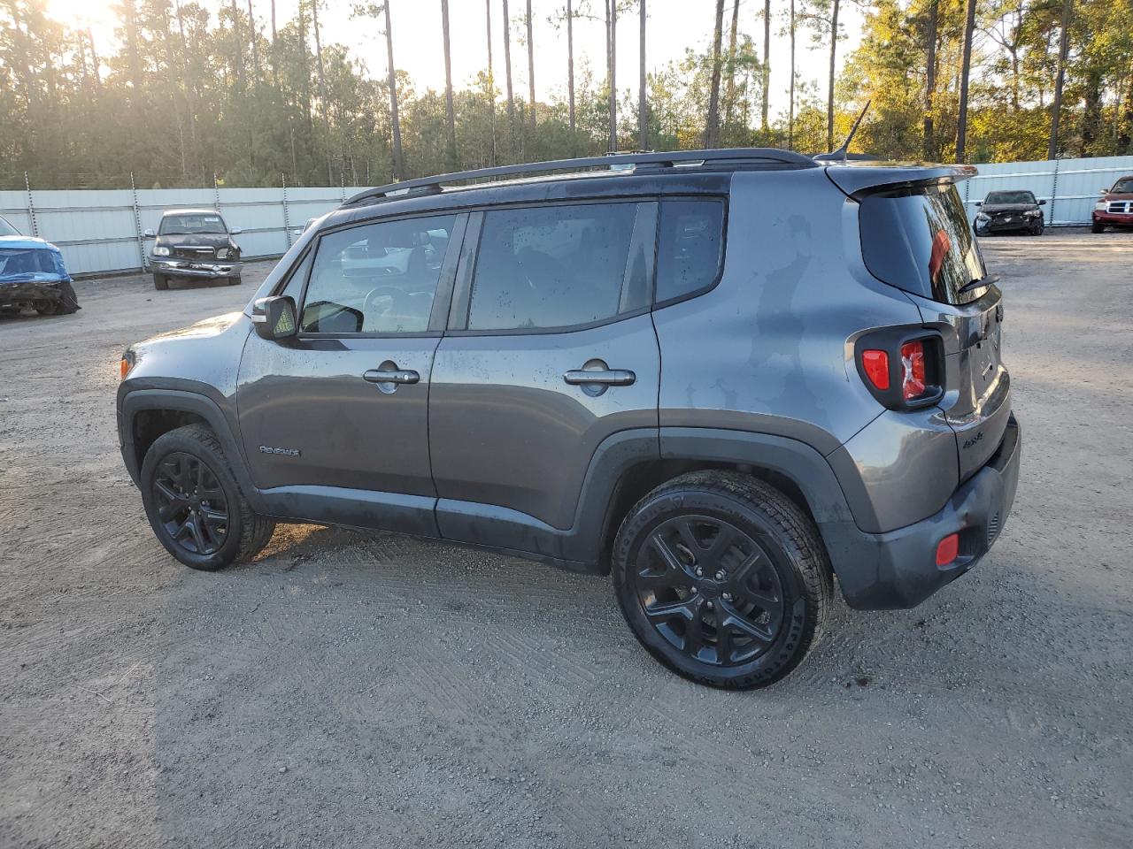 VIN ZACCJBBT7GPD09403 2016 JEEP RENEGADE no.2