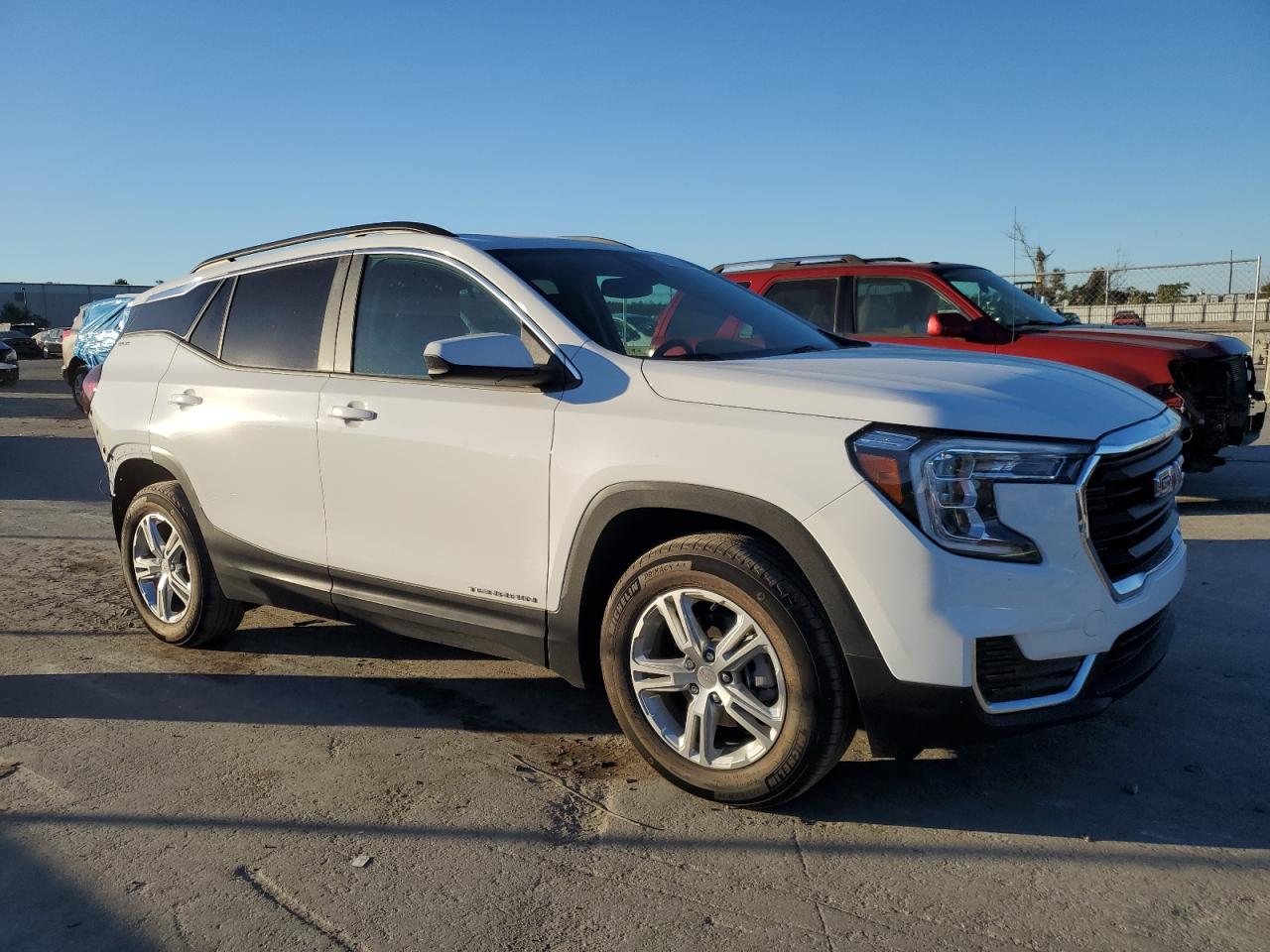 2022 GMC Terrain - Image 4