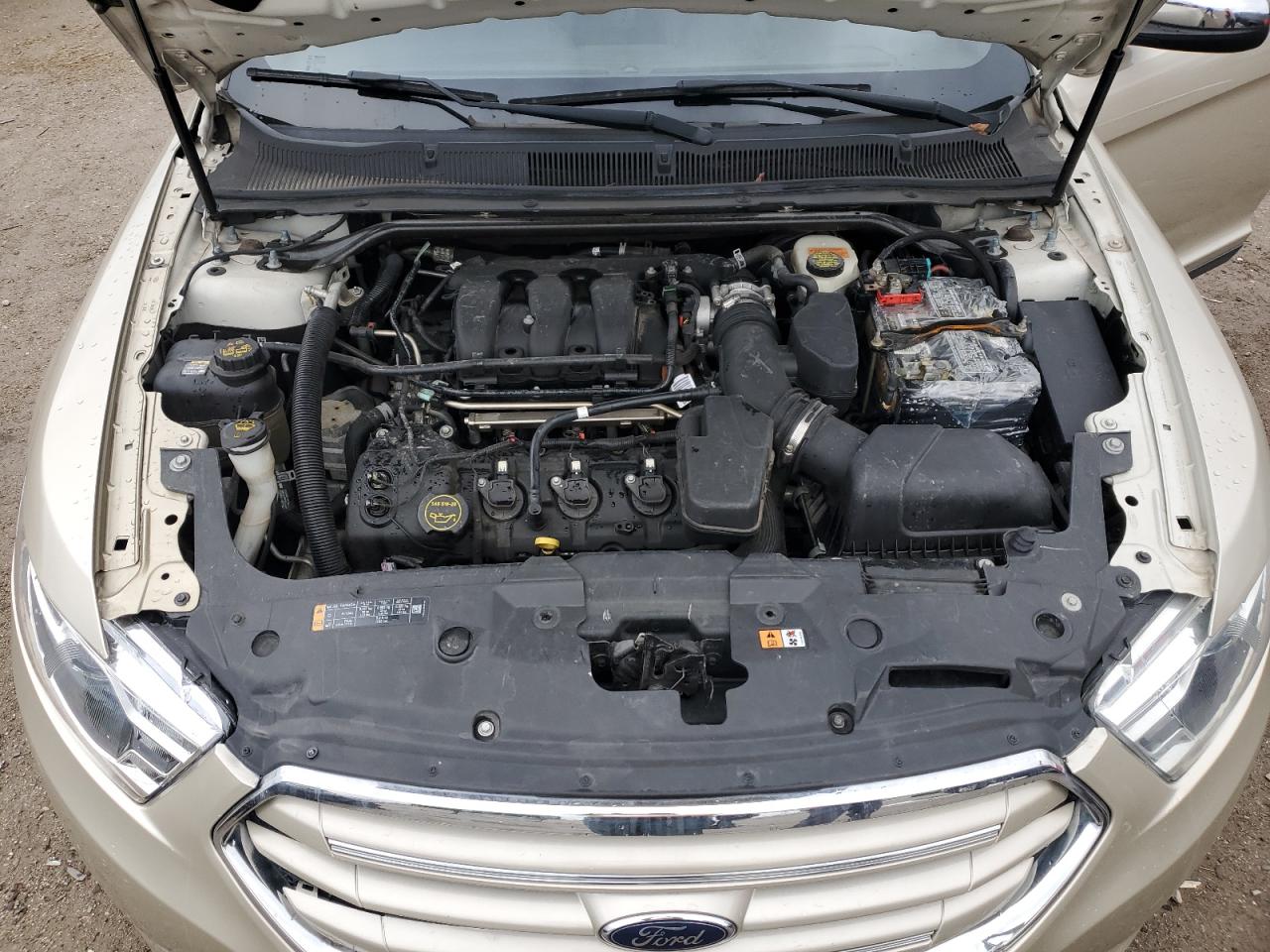 2018 Ford Taurus - Image 11