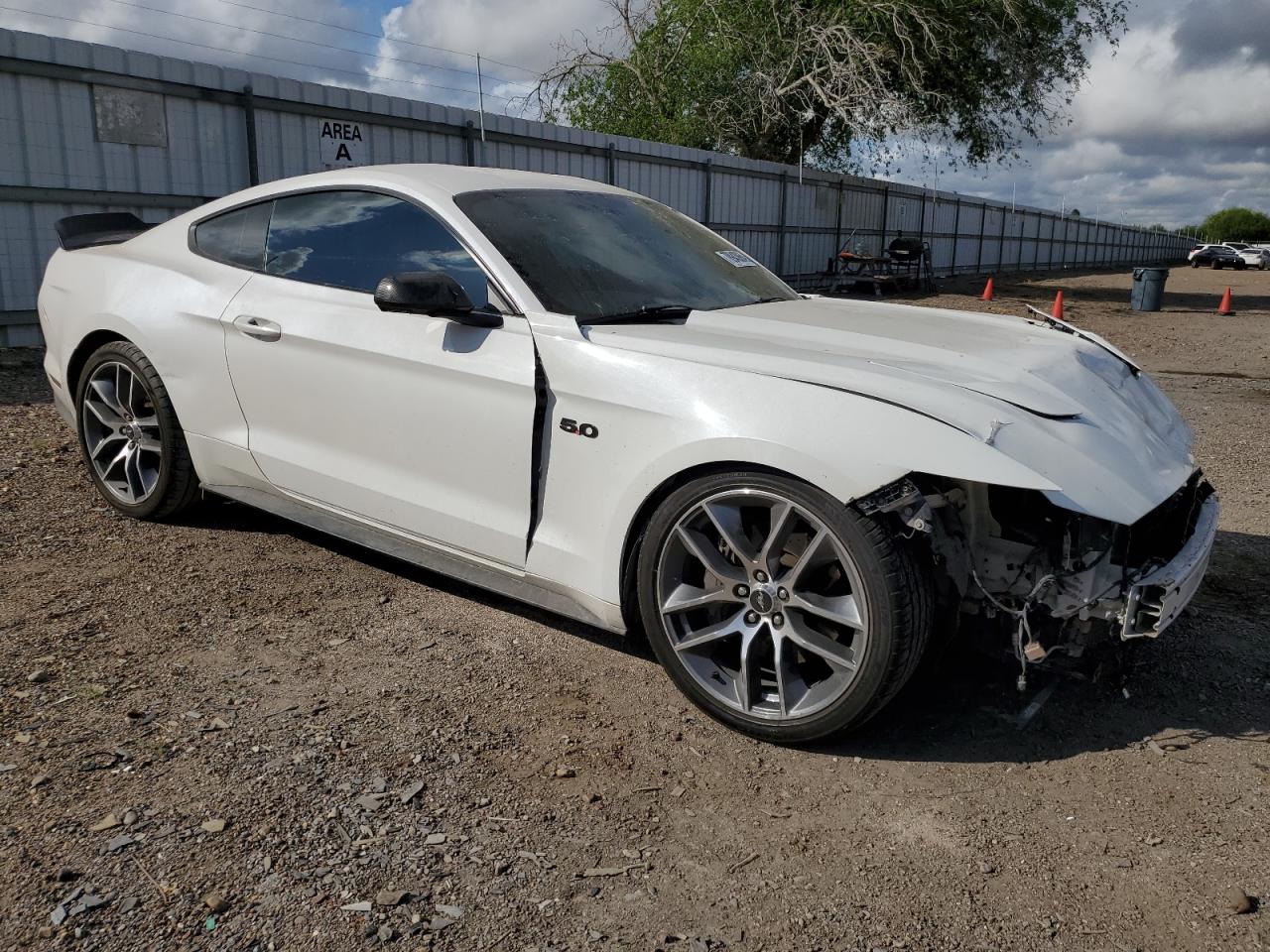 VIN 1FA6P8CF5H5281110 2017 FORD MUSTANG no.4