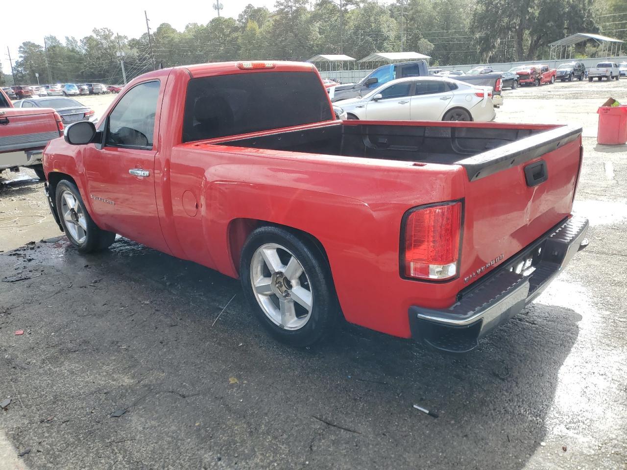 2008 Chevrolet Silverado - Image 2