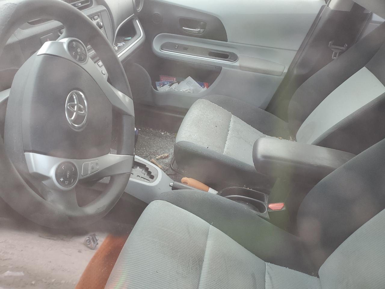 2014 Toyota Prius - Image 7