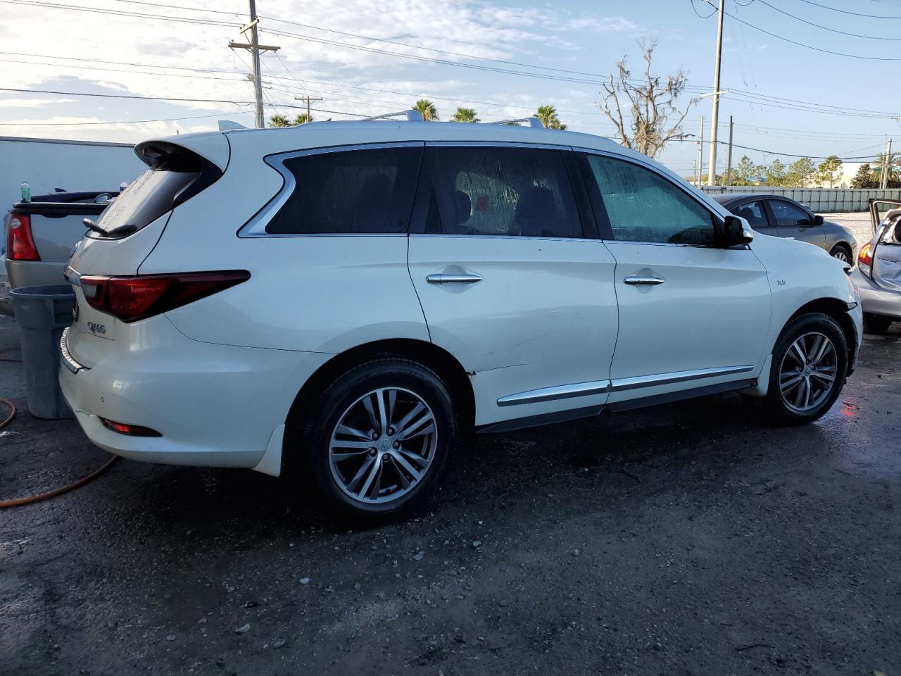 2019 Infiniti QX60 - Image 3