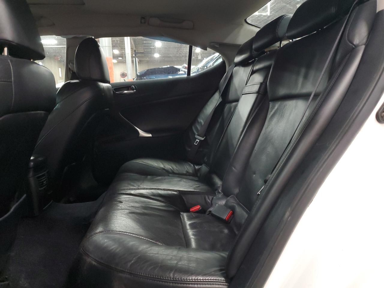 2006 Lexus IS - Image 10