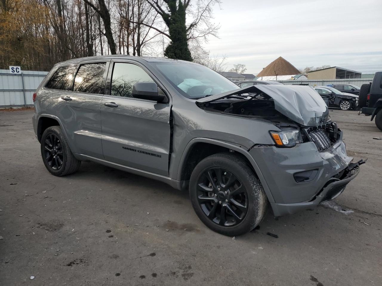 2020 Jeep Grand Cherokee - Image 4