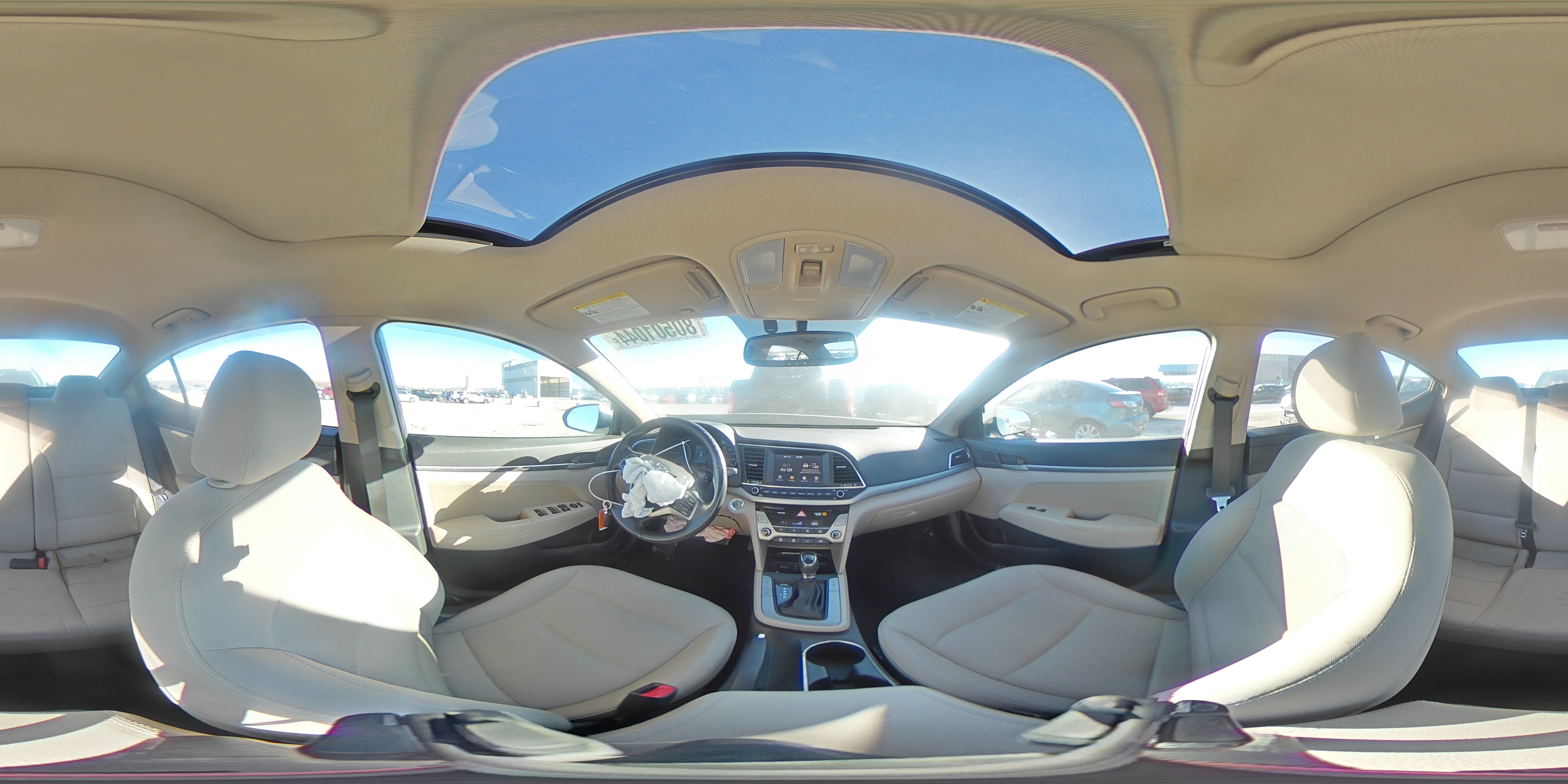 2017 Hyundai Elantra - Image 13