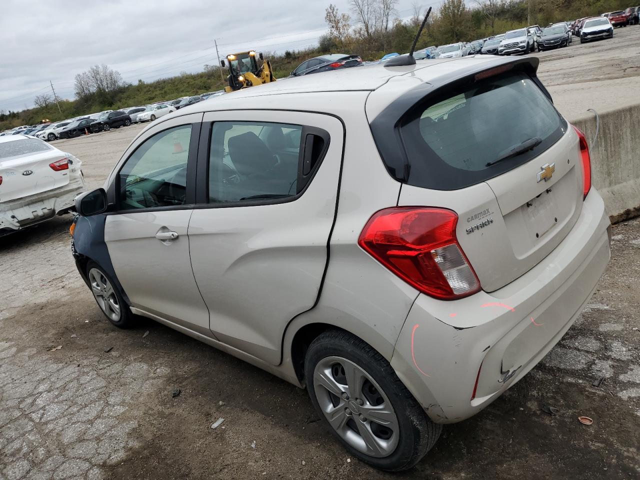 VIN KL8CB6SA6KC702950 2019 CHEVROLET SPARK no.2