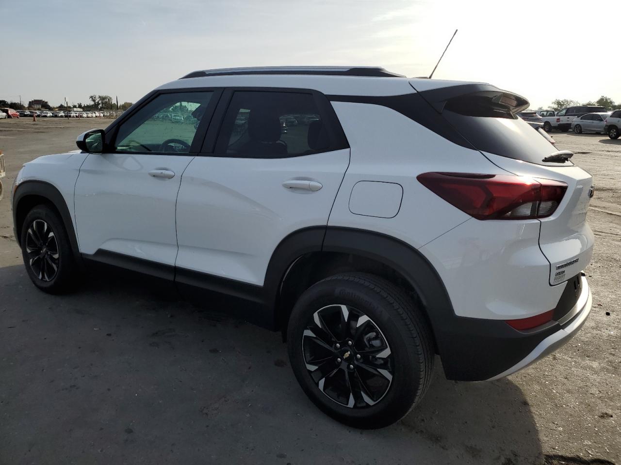 2023 Chevrolet TrailBlazer - Image 2