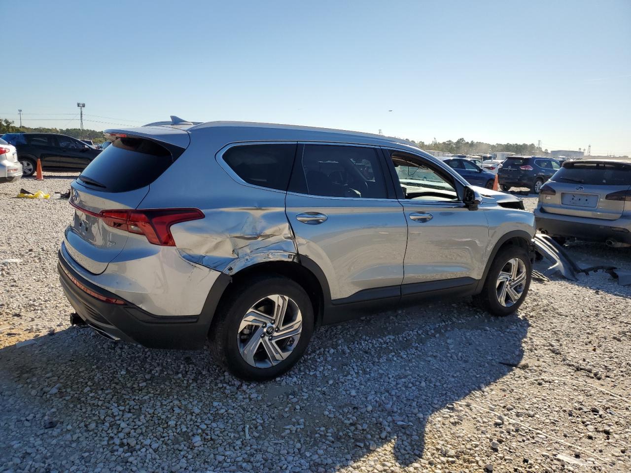 2023 Hyundai Santa Fe - Image 3