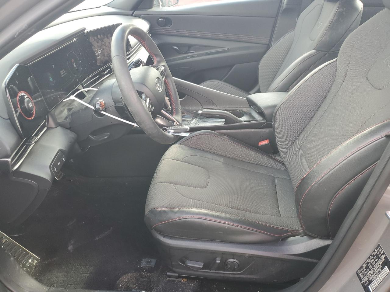 2023 Hyundai Elantra - Image 7