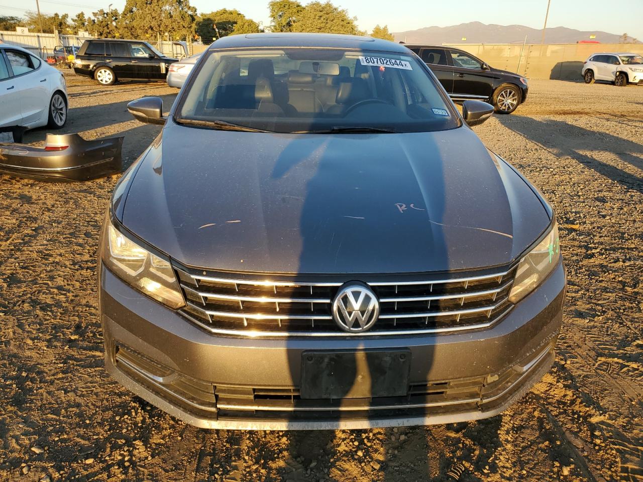 VIN 1VWBA7A39JC000163 2018 VOLKSWAGEN PASSAT no.5